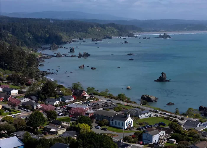 Lookout At Trinidad Bay Hotel